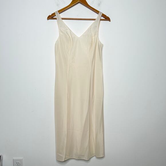 LORD & TAYLOR Vintage Slip Womens Sz Small Wonder Maid Fine Lingerie Union Label - Picture 1 of 12